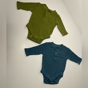 Old Navy  2- packs of long sleeve onesie 0-3m